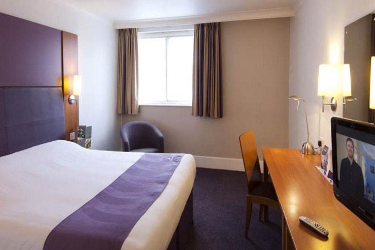 Premier Inn Manchester Trafford Centre North Kültér fotó