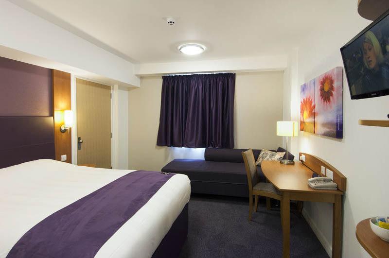 Premier Inn Manchester Trafford Centre North Kültér fotó