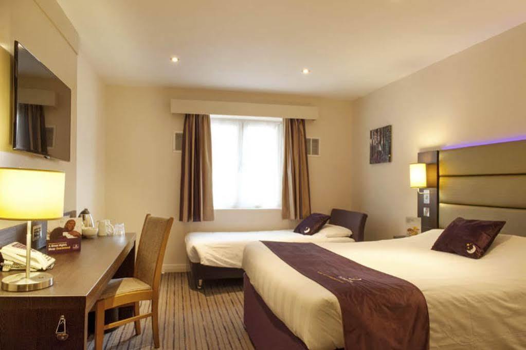 Premier Inn Manchester Trafford Centre North Kültér fotó