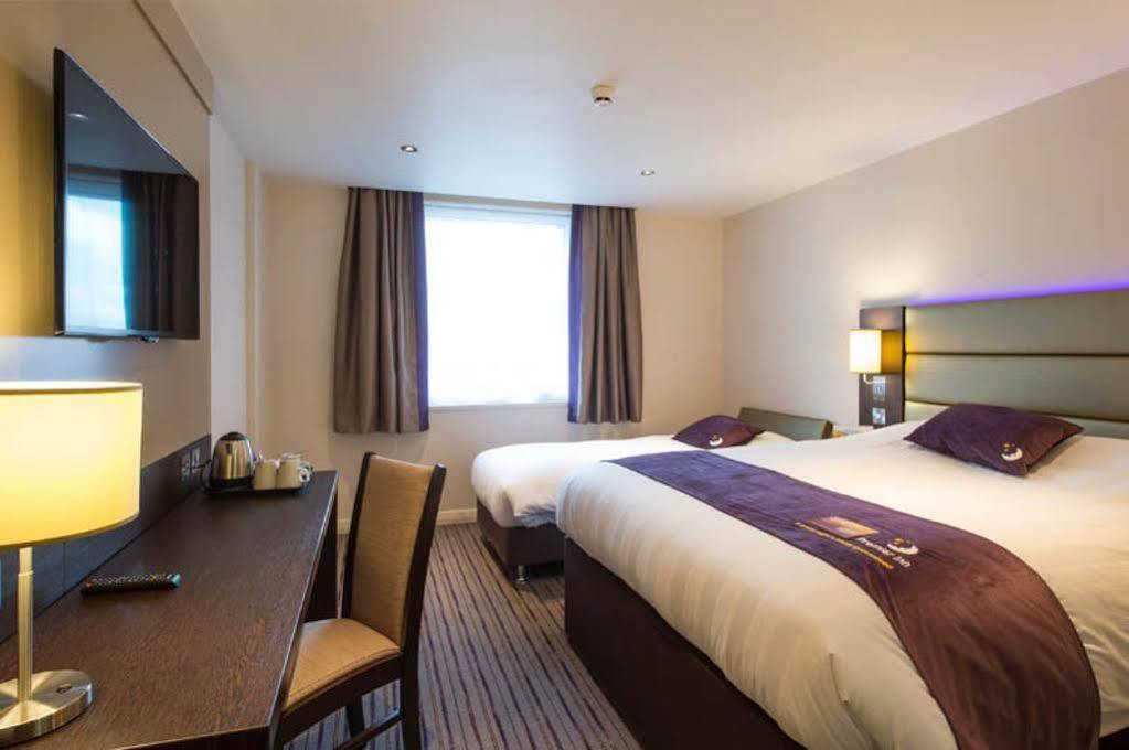 Premier Inn Manchester Trafford Centre North Kültér fotó