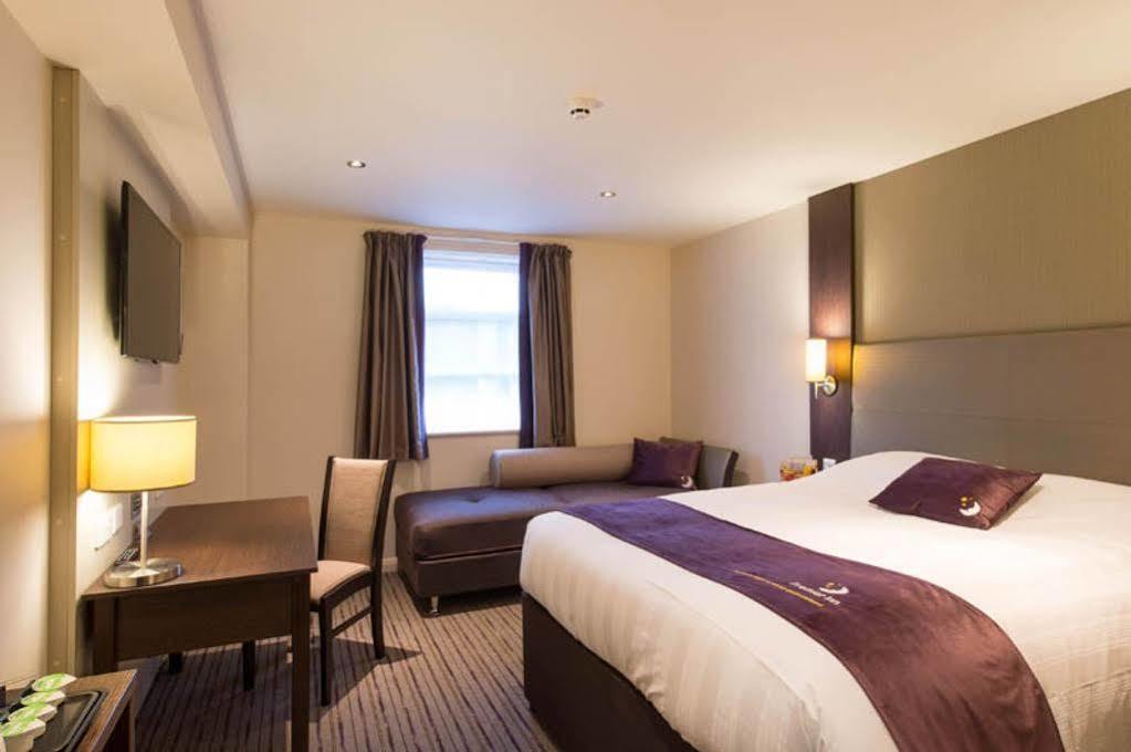 Premier Inn Manchester Trafford Centre North Kültér fotó