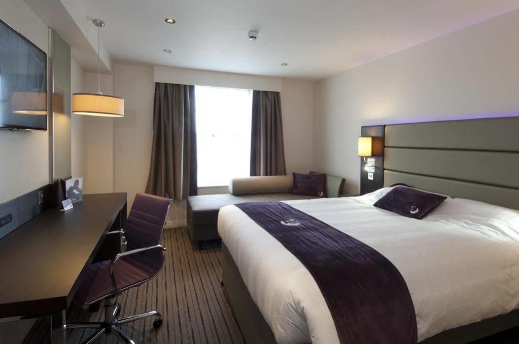 Premier Inn Manchester Trafford Centre North Kültér fotó